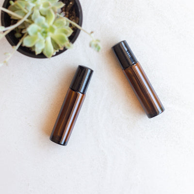 Glasflaska MINI roll-on med stålkula - brunt glas